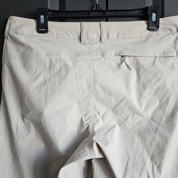 Ultimate Terrain Womens Size 12 Flat Front Hiking Convertible Zip Off Pants. NWT - Picture 8 of 14